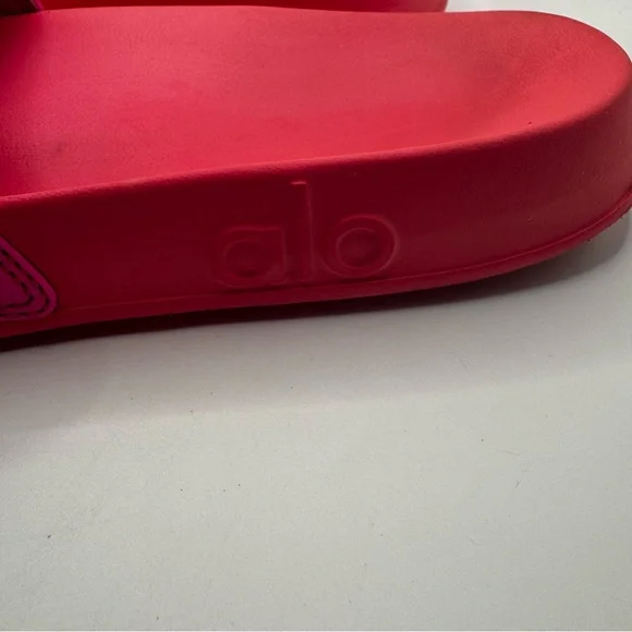 Alo Yoga Women’s Sandals Pink - Picture 3 of 10